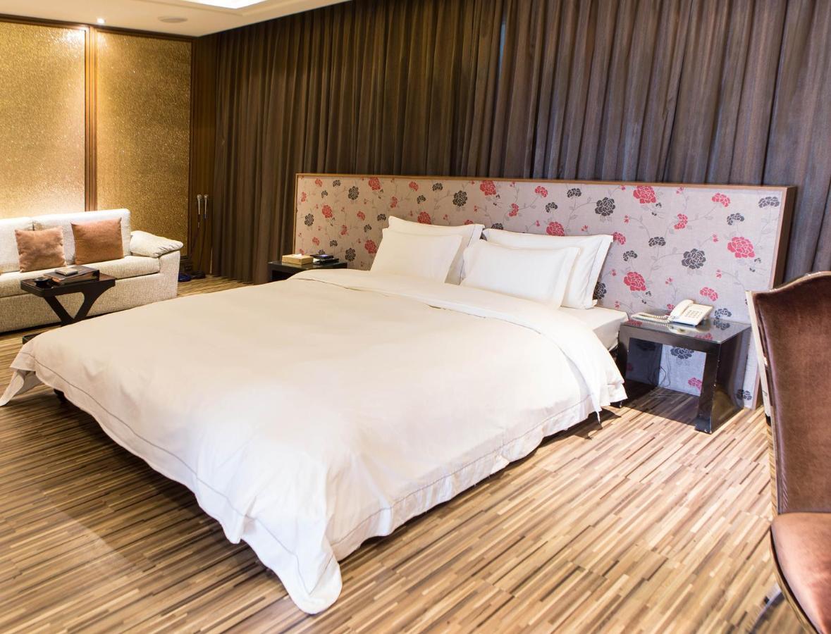 All-Ur Boutique Motel - Kaohsiung Branch Buitenkant foto
