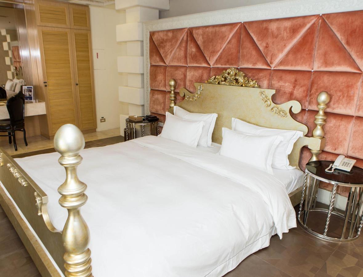 All-Ur Boutique Motel - Kaohsiung Branch Buitenkant foto