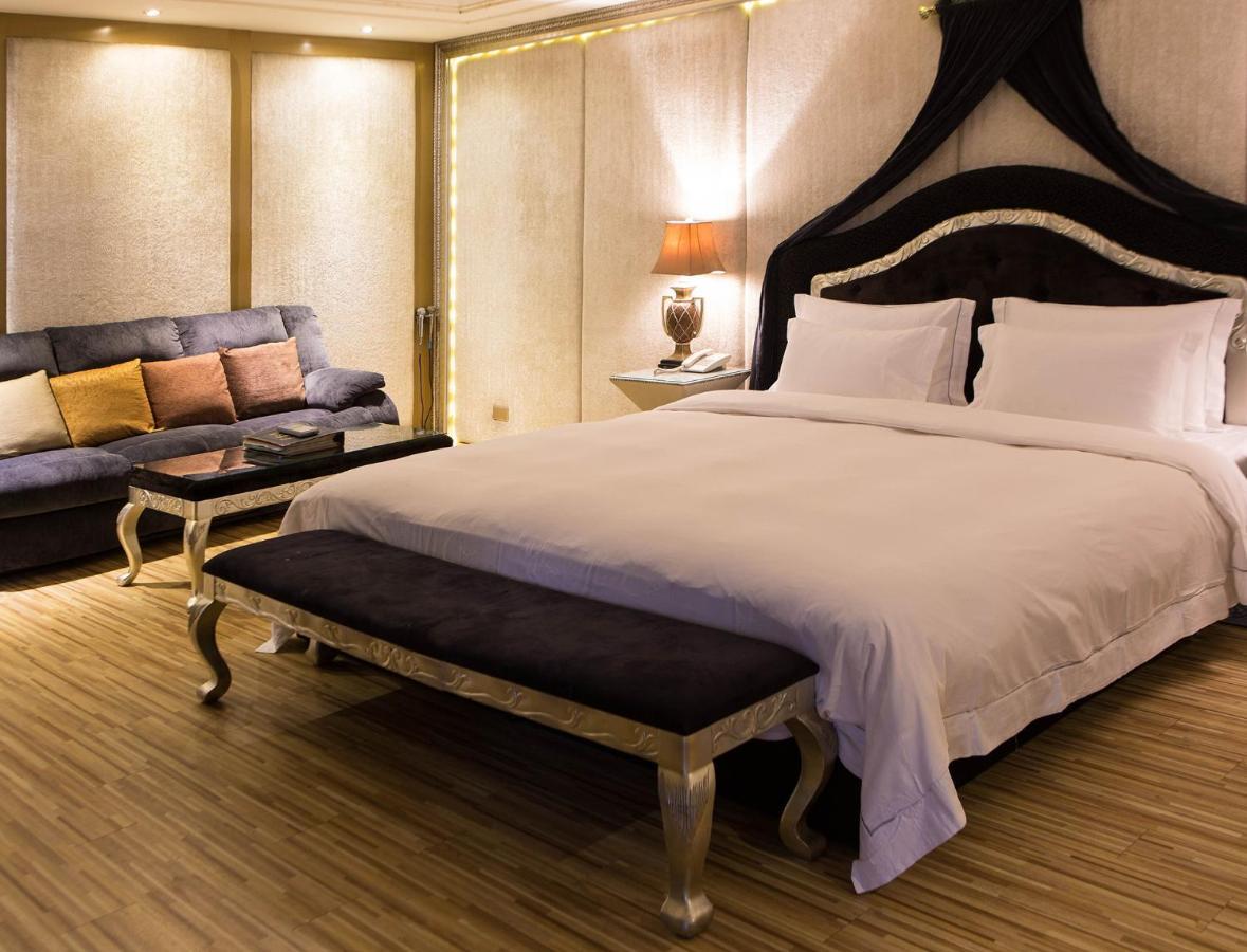 All-Ur Boutique Motel - Kaohsiung Branch Buitenkant foto