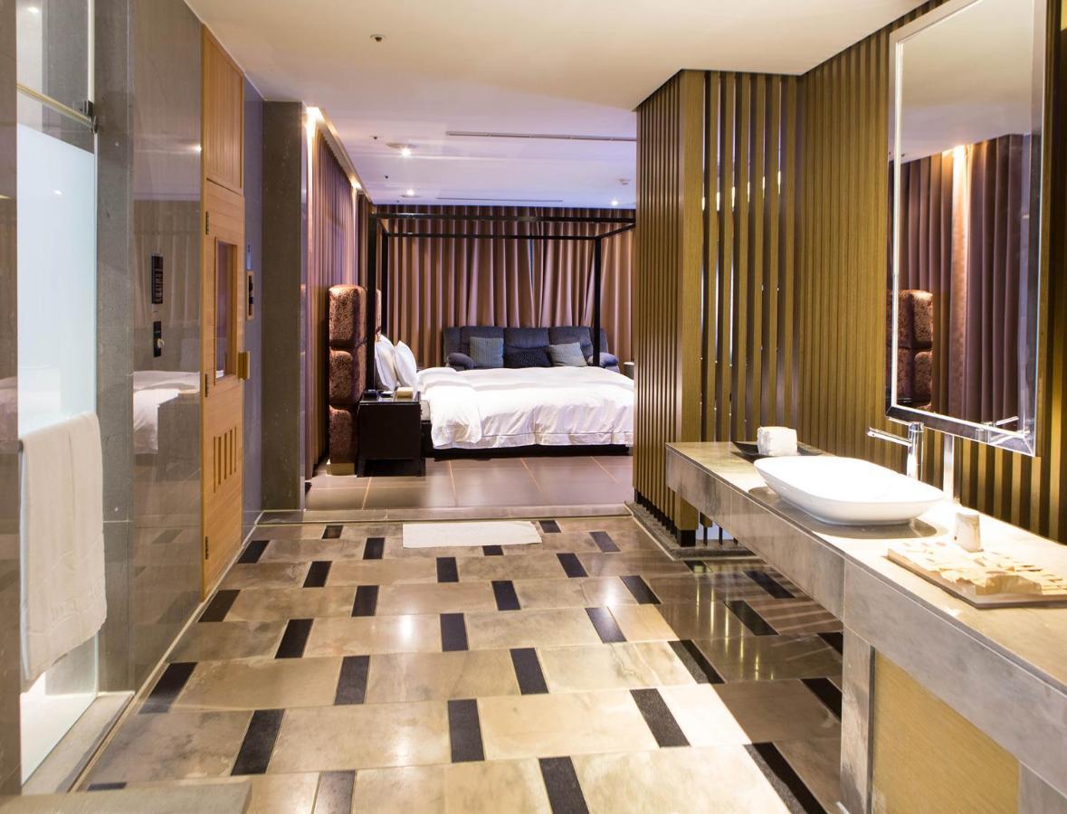 All-Ur Boutique Motel - Kaohsiung Branch Buitenkant foto