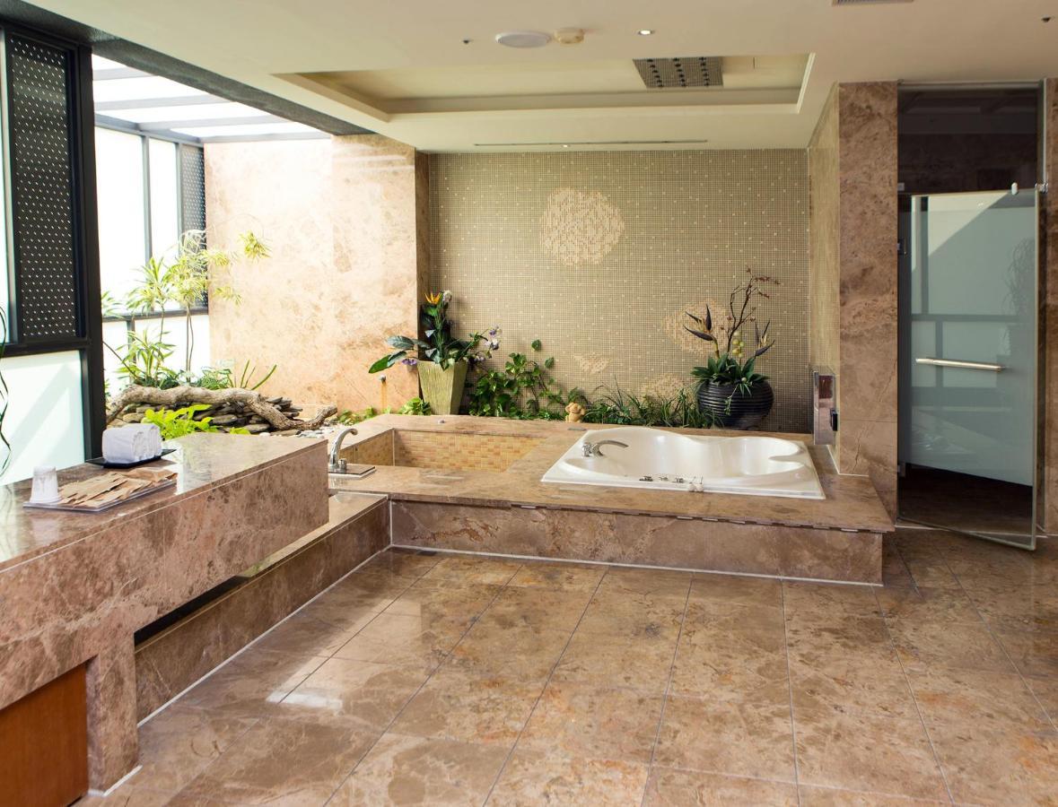 All-Ur Boutique Motel - Kaohsiung Branch Buitenkant foto