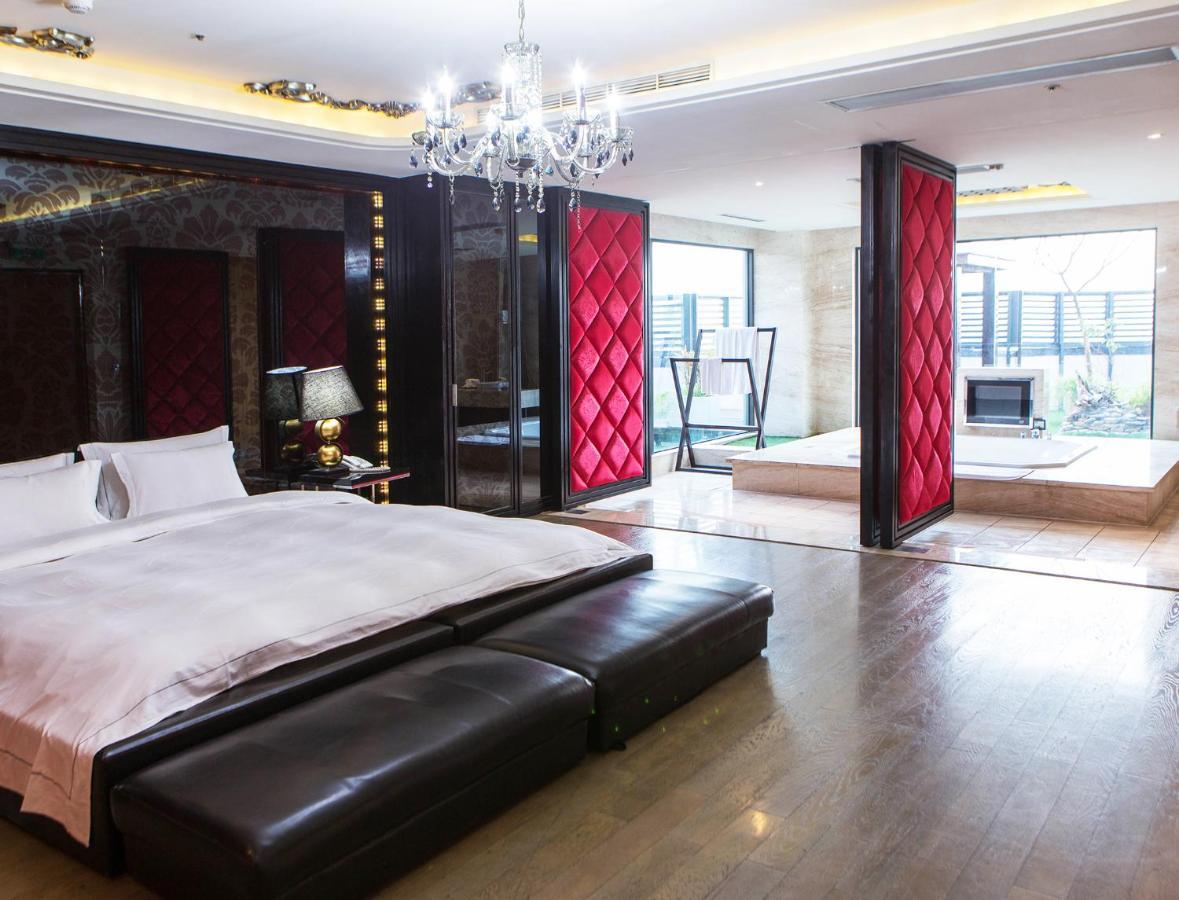 All-Ur Boutique Motel - Kaohsiung Branch Buitenkant foto