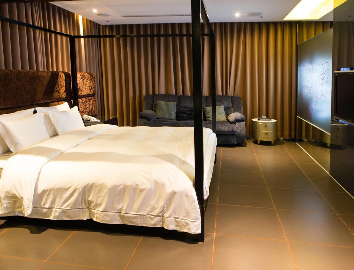 All-Ur Boutique Motel - Kaohsiung Branch Buitenkant foto