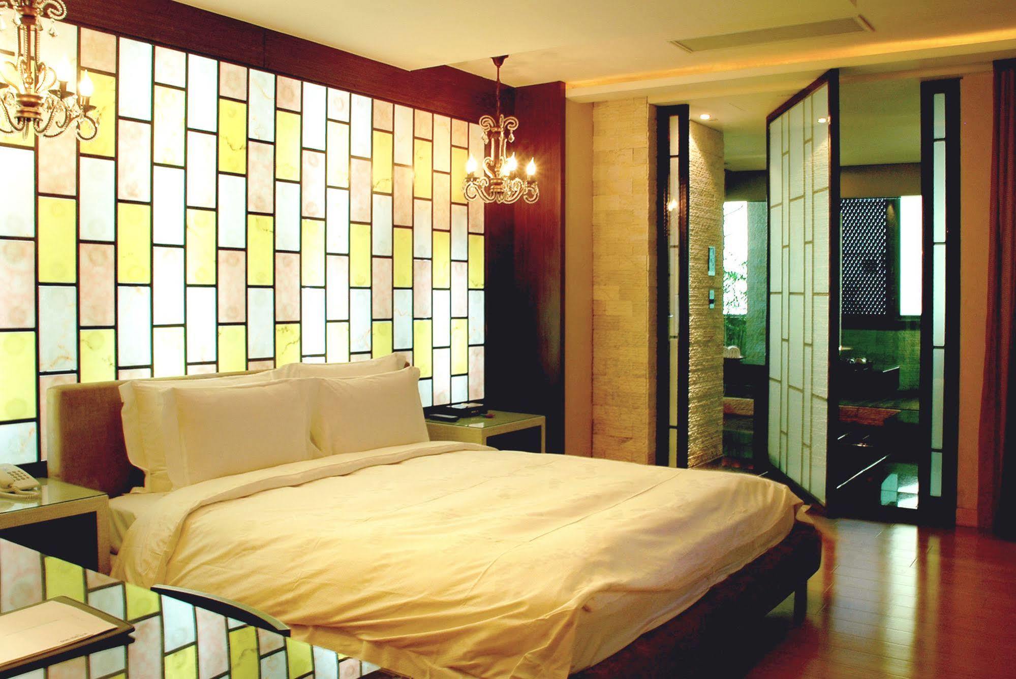 All-Ur Boutique Motel - Kaohsiung Branch Buitenkant foto