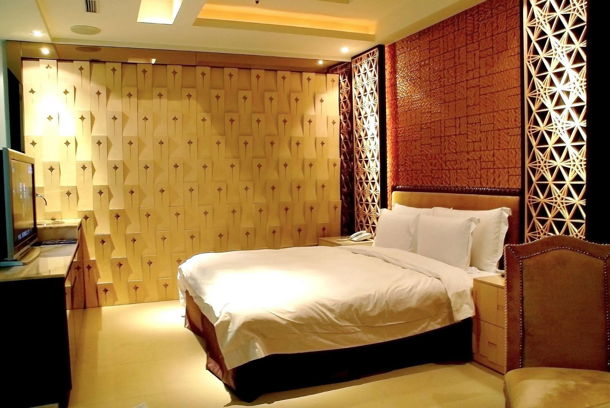 All-Ur Boutique Motel - Kaohsiung Branch Buitenkant foto