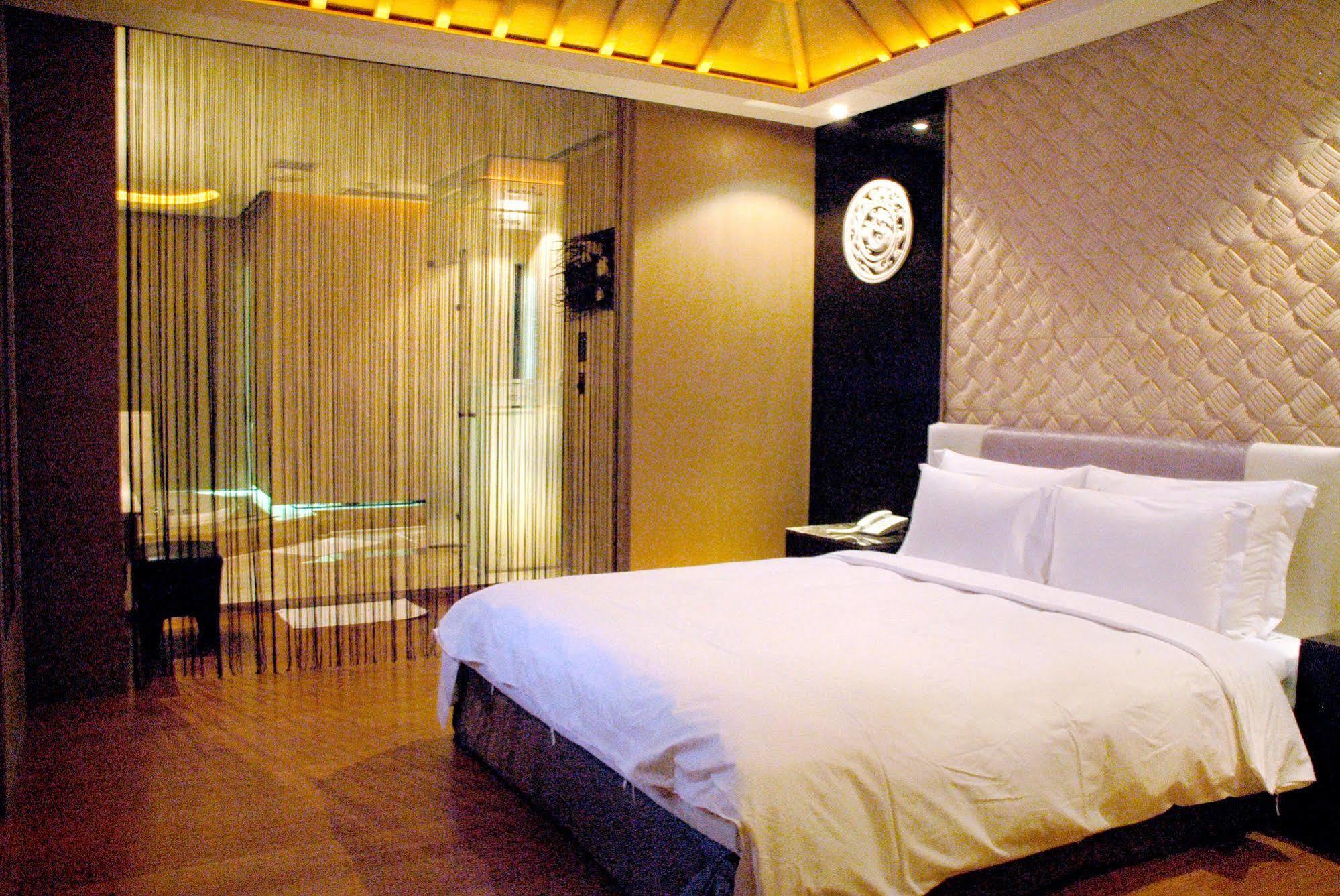 All-Ur Boutique Motel - Kaohsiung Branch Buitenkant foto