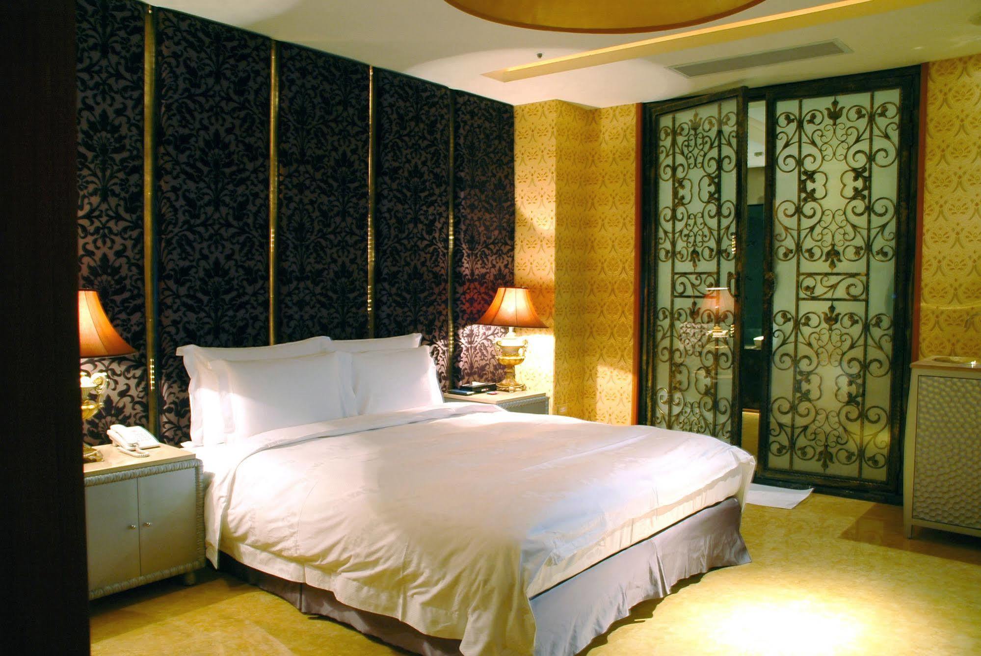 All-Ur Boutique Motel - Kaohsiung Branch Buitenkant foto