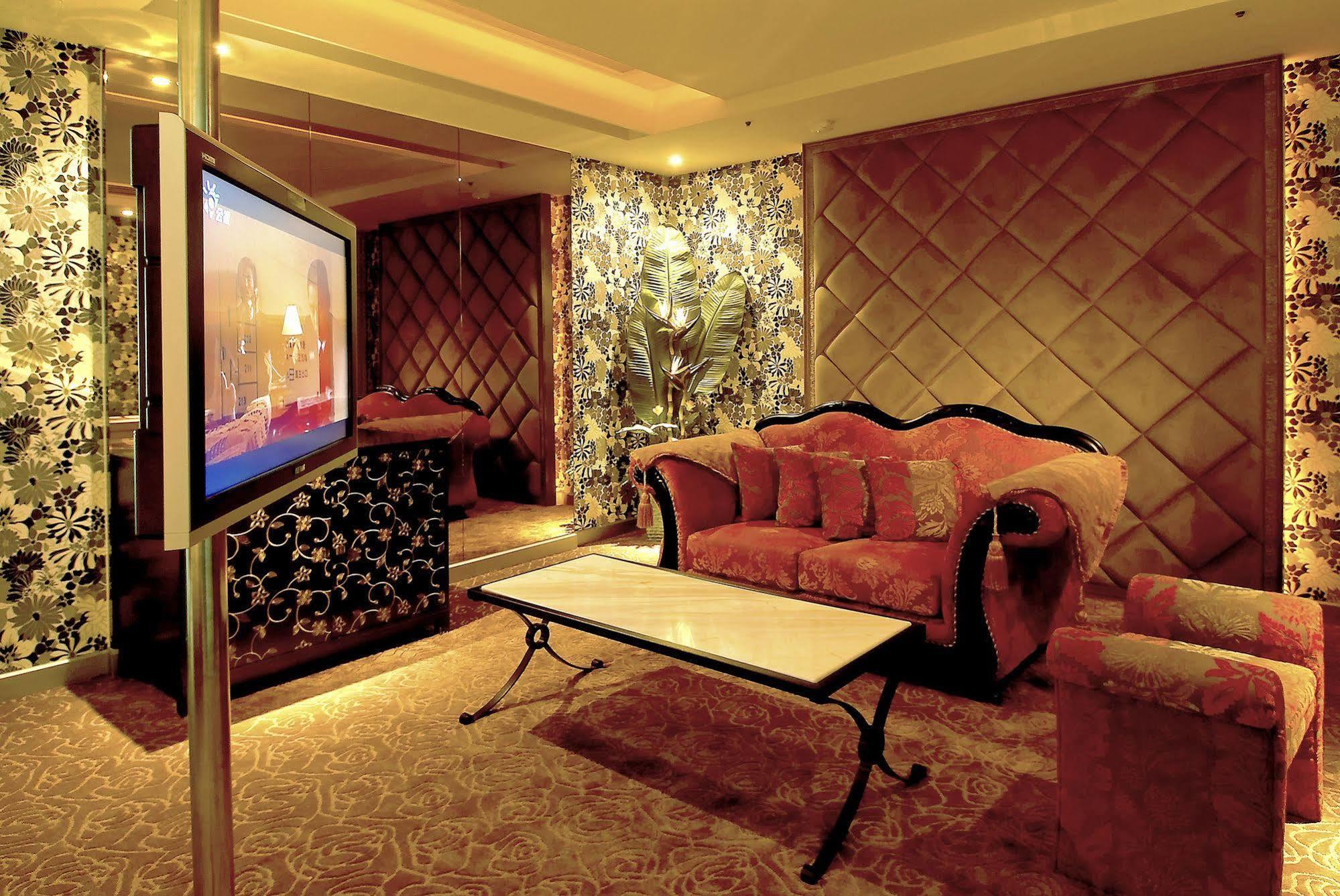 All-Ur Boutique Motel - Kaohsiung Branch Buitenkant foto